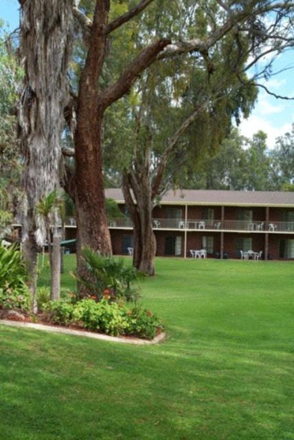 Tocumwal Golf Resort מראה חיצוני תמונה